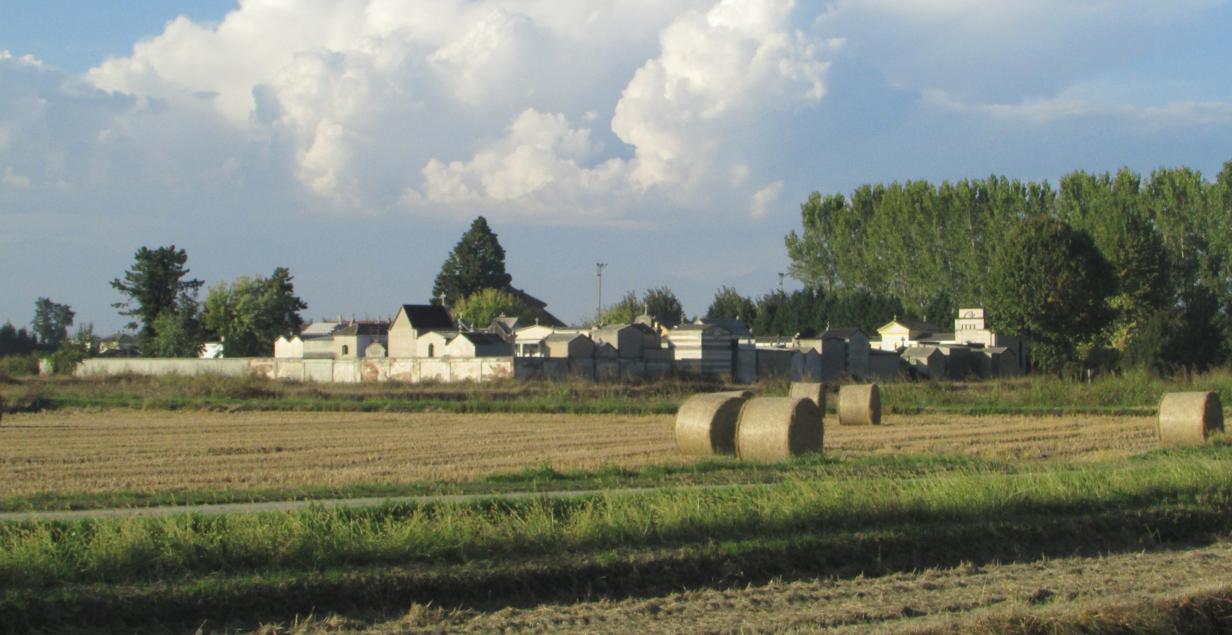 Volontarie Pro Loco Crova sotto il gazebo Pro Loco